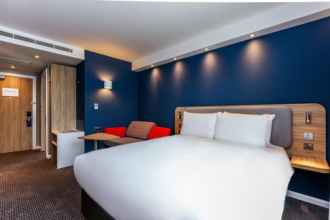 Holiday Inn Express - Exeter - City Centre By Ihg Exterior photo