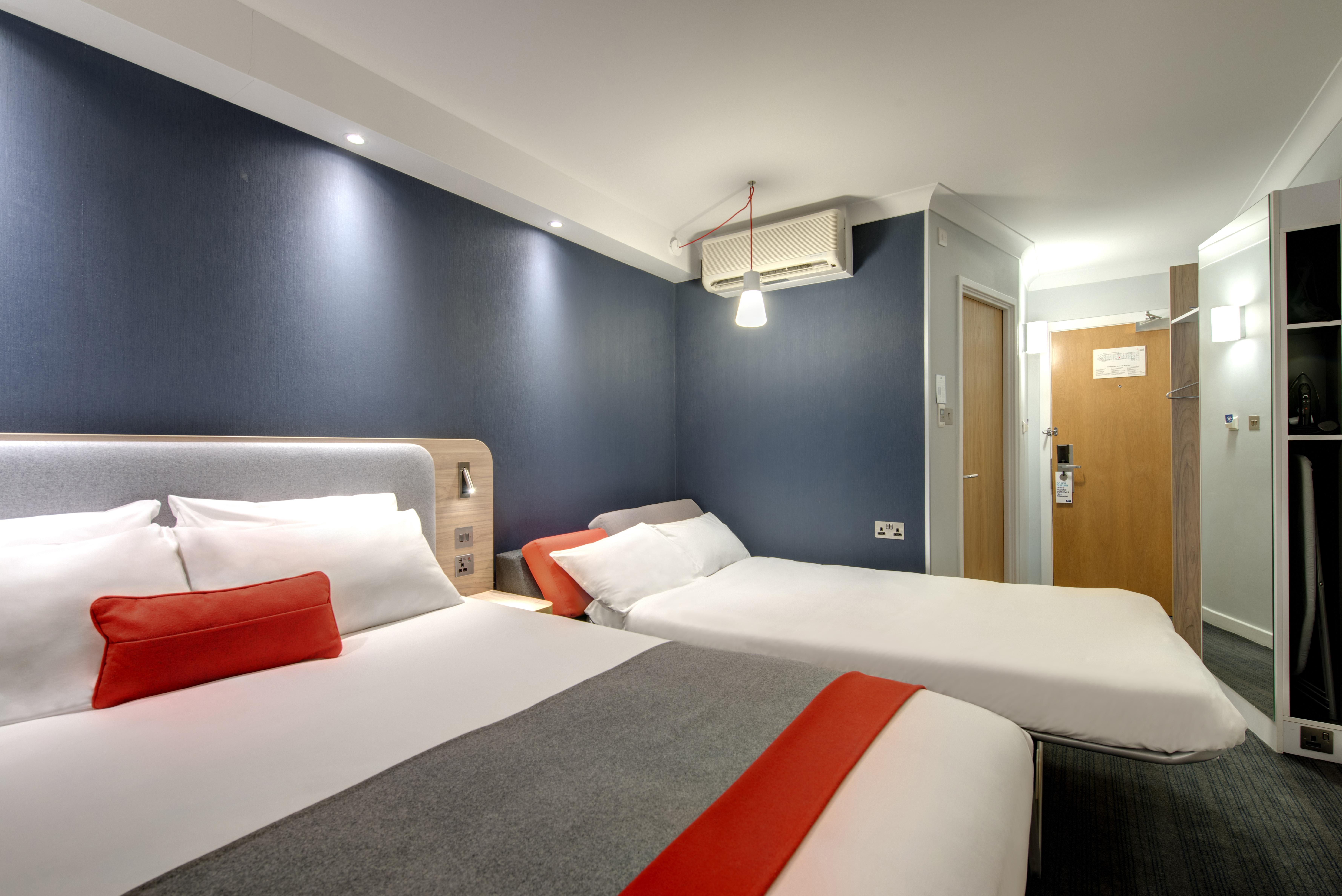 Holiday Inn Express - Exeter - City Centre By Ihg Exterior photo